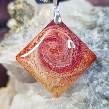 Négyzet medál T011