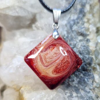 Négyzet medál T015