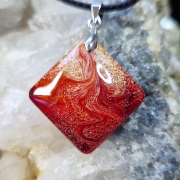 Négyzet medál T019