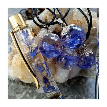 Saját szárítású virággal készült ékszerek