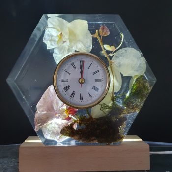 Orchidea lámpás órával